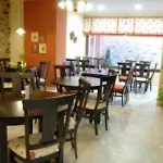 拉卡瑟纳兰祖特古伊酒店 3* 里瓦德奥